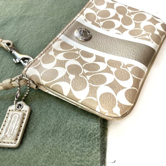 Vintage Coach Gold Cream Monogram Canvas Wristlet | 2000s Designer Mini Bag EUC - Picture 8 of 16
